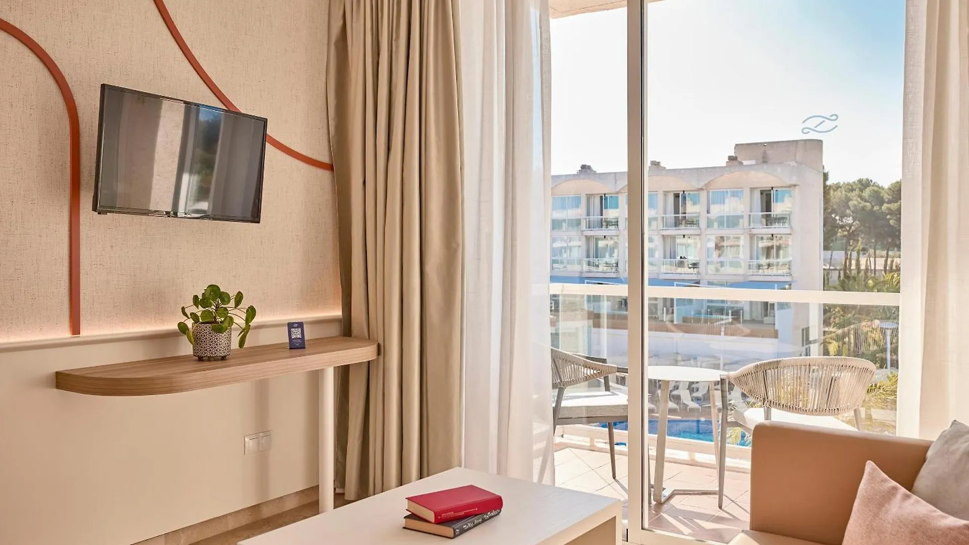 Zafiro Alzinar Mar Adults Only - Refurbished 2025 Apartment Can Picafort  0*, Can Picafort (Mallorca)