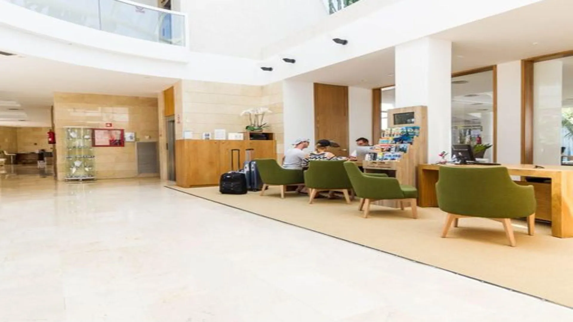 Zafiro Alzinar Mar Adults Only - Refurbished 2025 Appartement Can Picafort  Spanje
